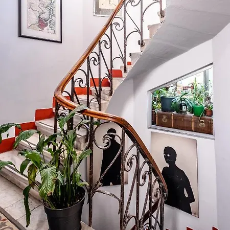 Comfortable Flat With Great Location In Beyoglu 公寓